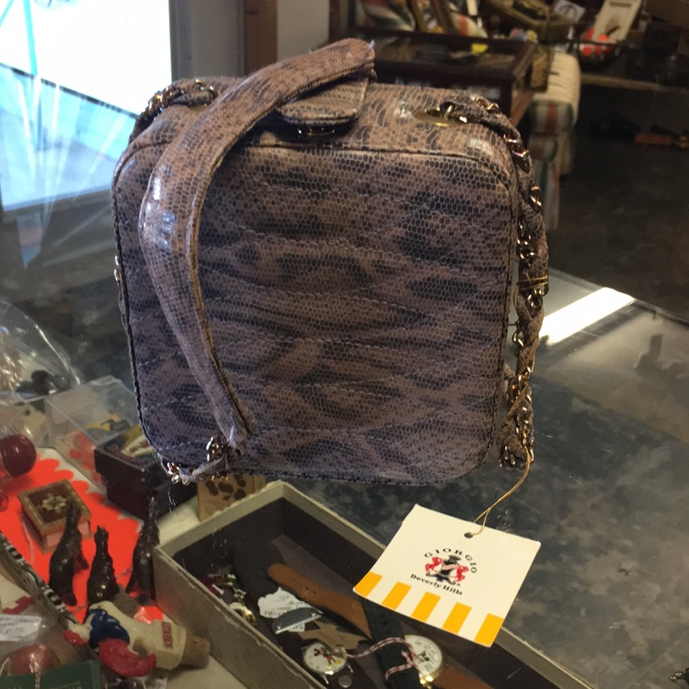 Giorgio Beverly Hills crossbody purse. 40.00